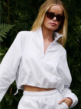 New Alo Yoga Cropped 1/4 Zip Alumni Pullover Jacket White Size Large